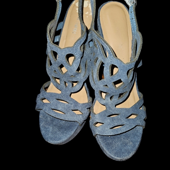 Dollhouse Jean like Sandal Wedges - Picture 4 of 9